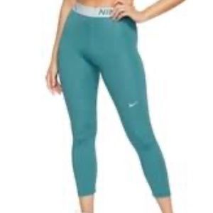 Cropped Teal Nike Pro Leggings